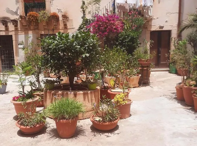 Ortigiacharmant Syracuse